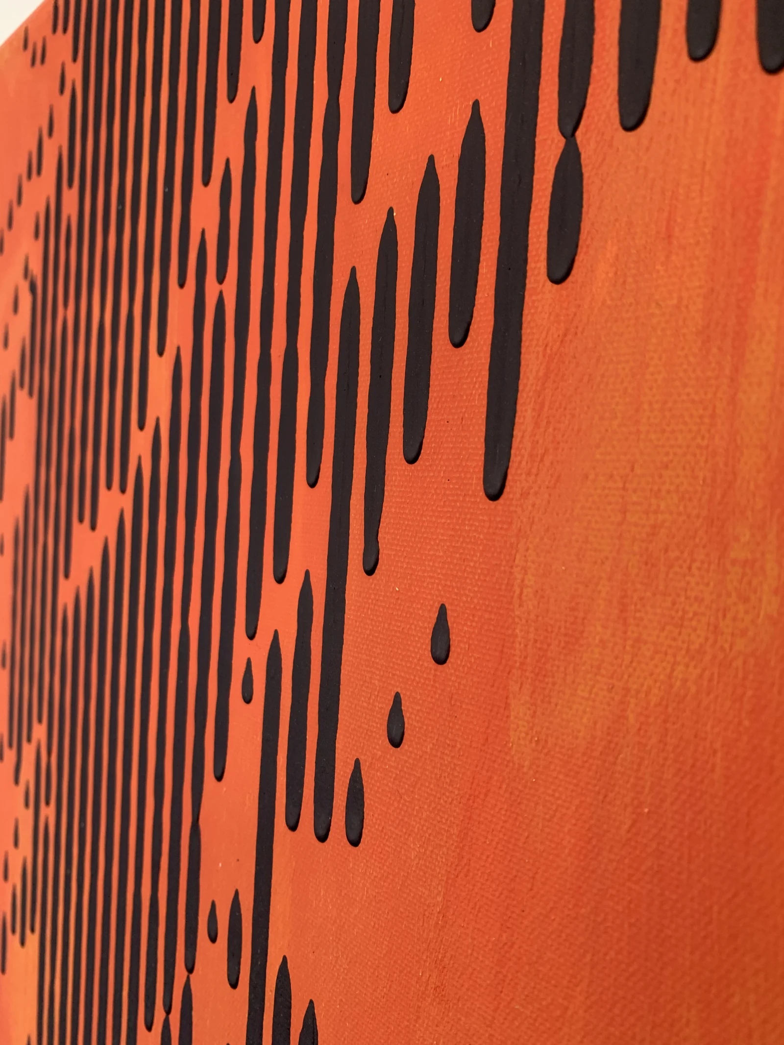 Charlotte in Orange — vue de côté